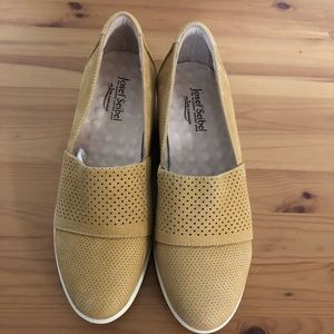 Josef Seibel air massage shoes. Size: 37